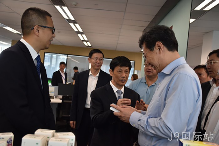 山东省日▣照市市长❈李永红一丨行来J9国际站上海〓〓分公司考✩察调研