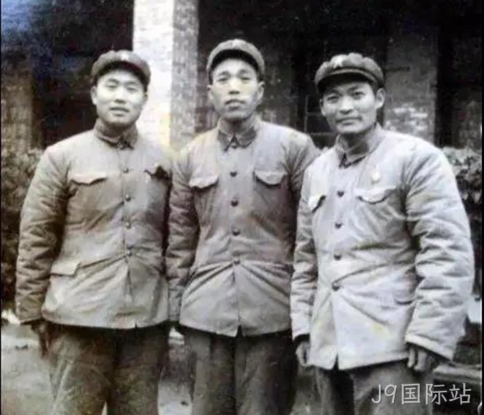 1970年在团卫生◥队工作